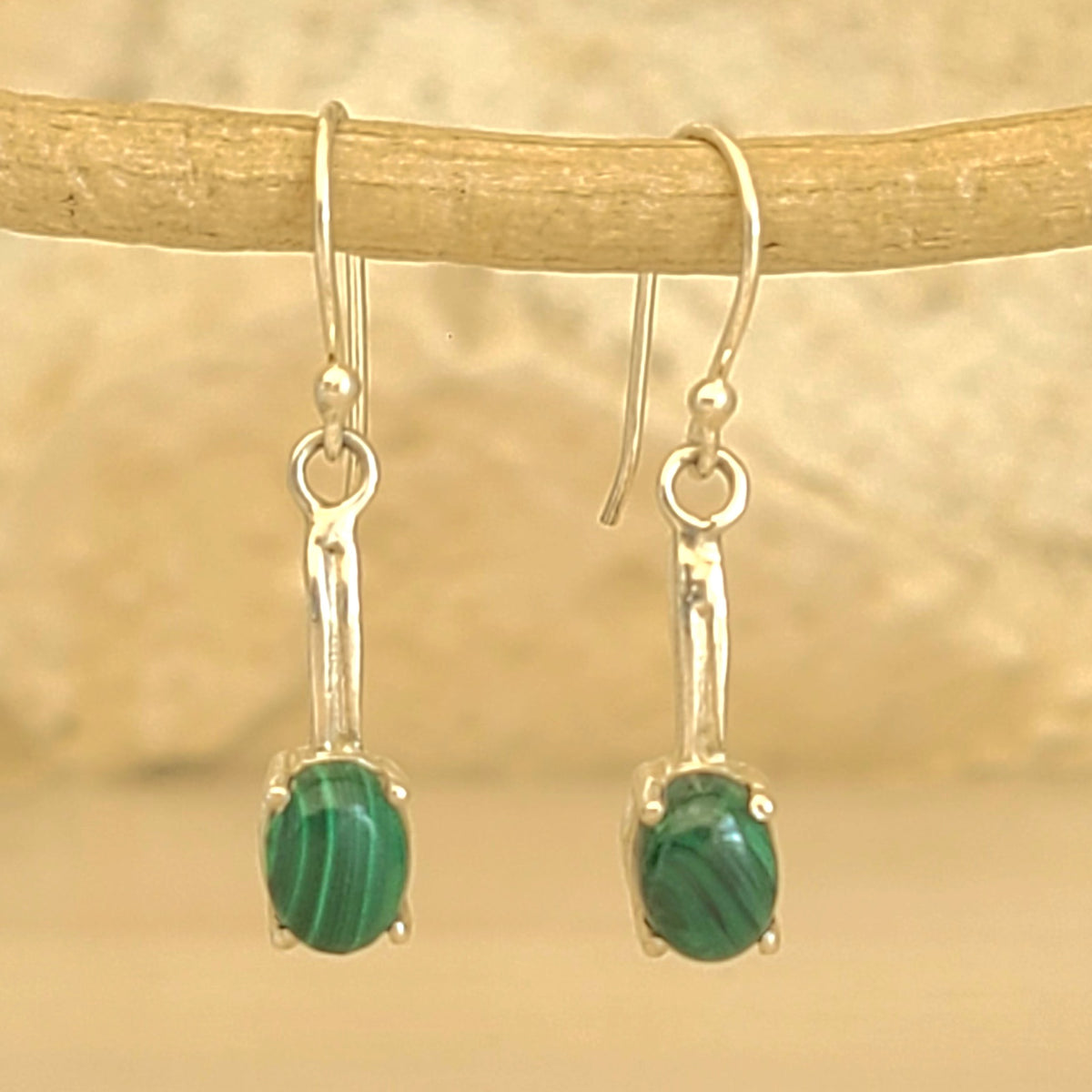 Boucles d'oreilles longues en argent et malachite - Petite Rainette