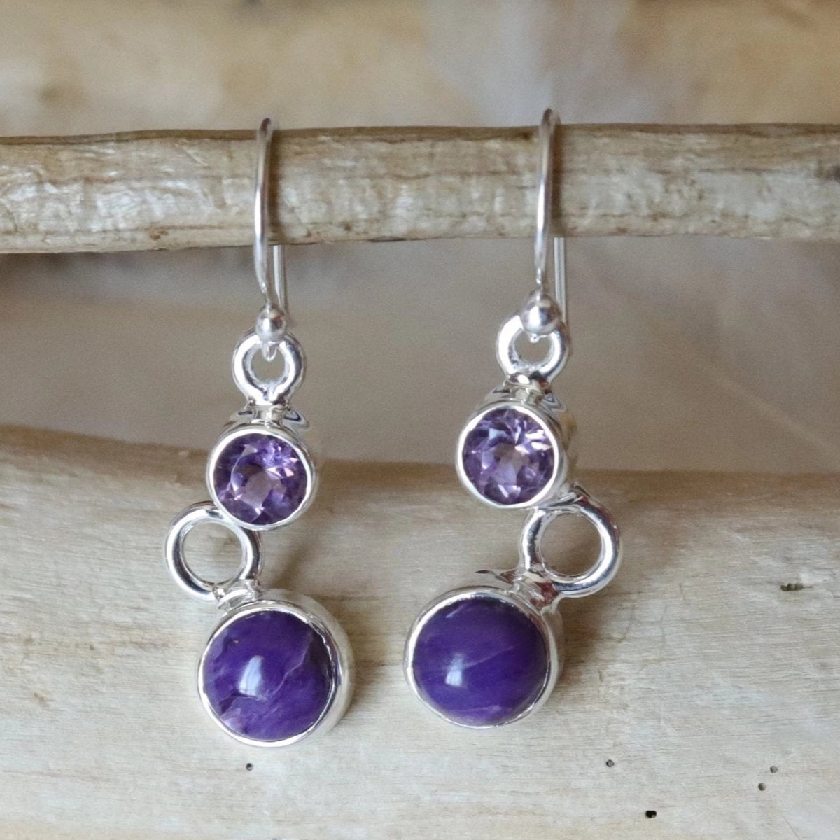 Boucles d'oreilles longues en argent charoïte et améthyste