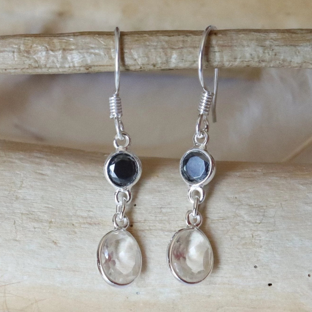 Boucles d'oreilles longues en argent avec cristal de roche et hématite - Petite Rainette