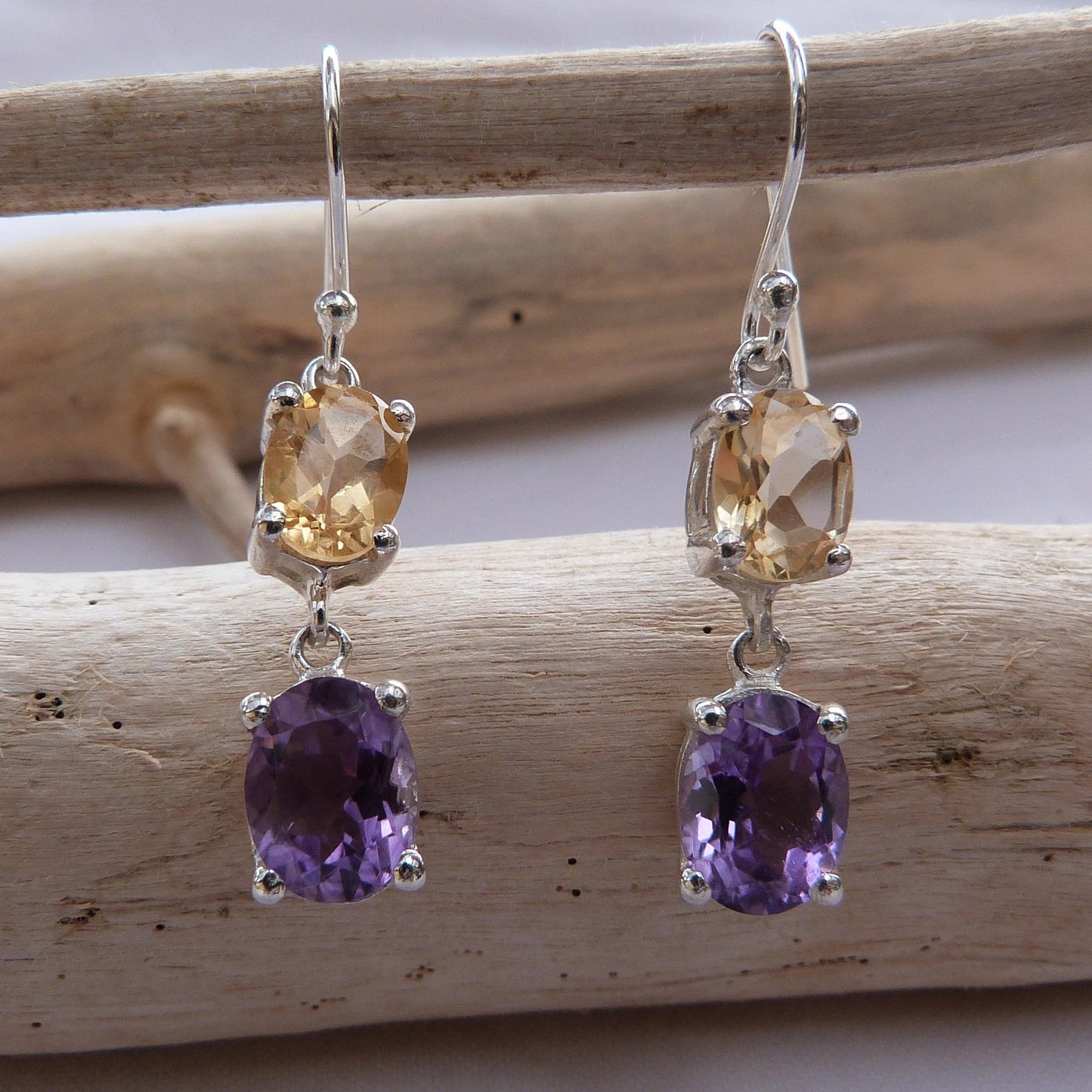 Boucles d'oreilles longues en argent améthyste et citrine facettées ovales