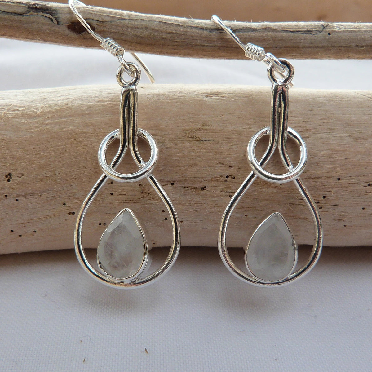 Boucles d'oreilles longues en argent et pierre de lune véritable