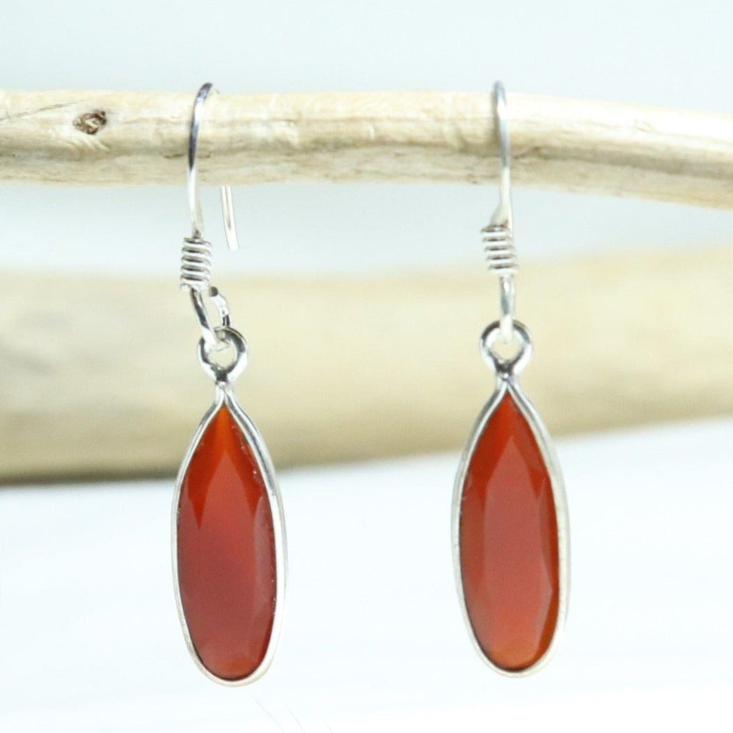Boucles d'oreilles longue en argent et cornaline - Petite Rainette