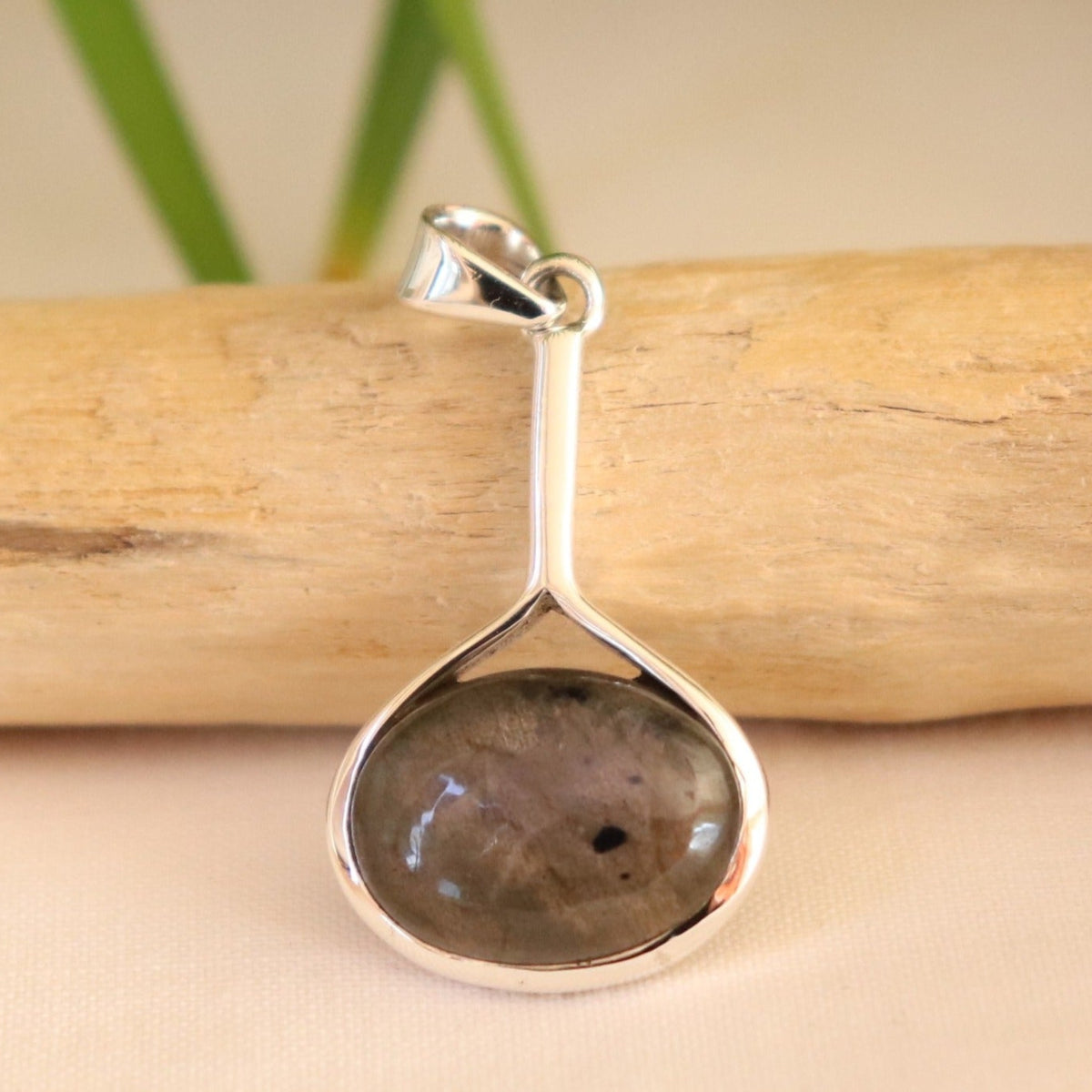 Pendentif en argent et labradorite