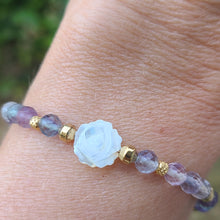 Charger l&#39;image dans la galerie, Bracelet en fluorite et nacre.