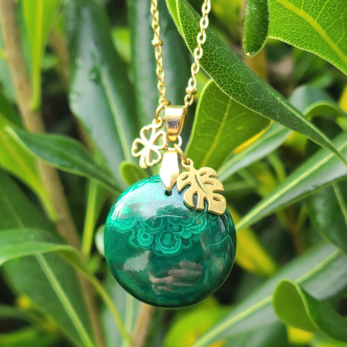 Nouveauté-Collier en acier et malachite