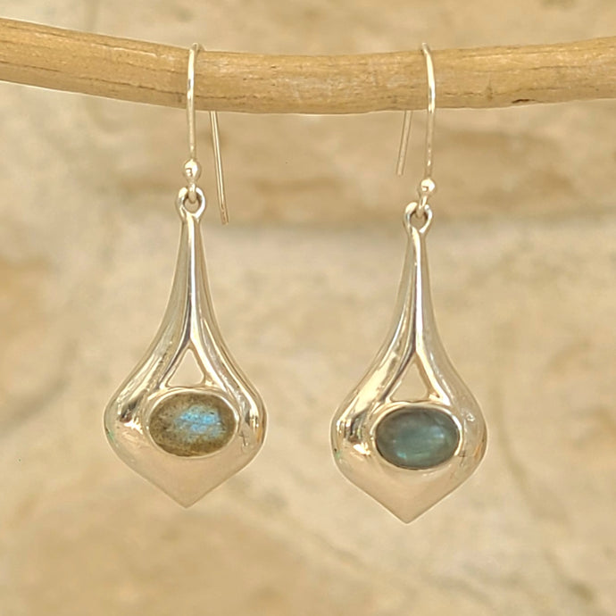 Boucles d'oreilles longues forme goutte en argent et labradorite - Petite Rainette