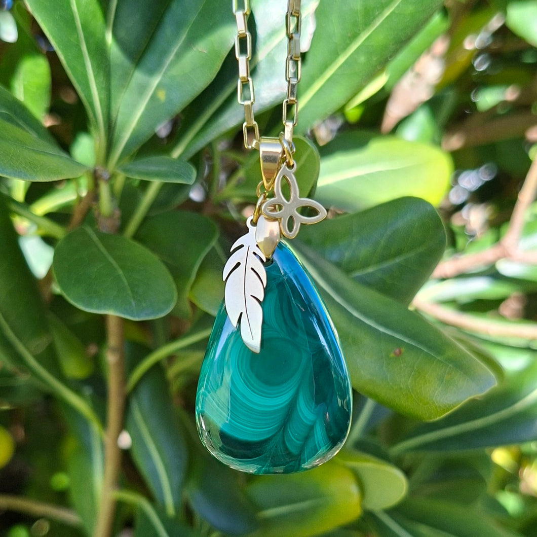 Nouveauté - Collier en acier et malachite