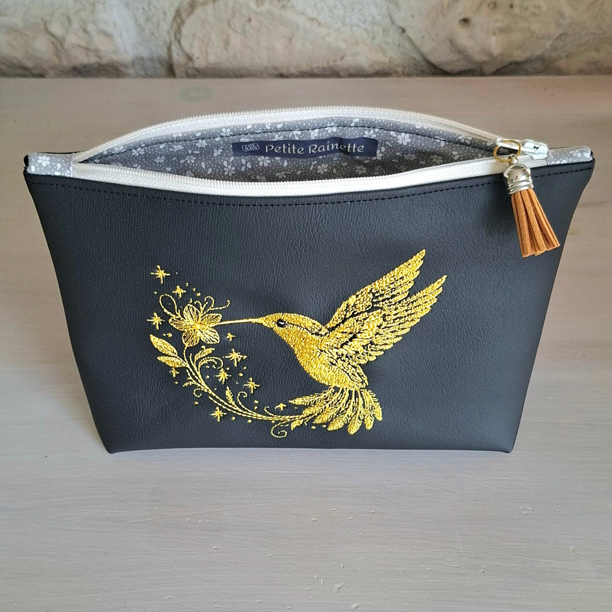 Trousse femme brodée colibri