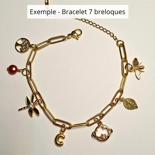 Exemple de bracelet personnalisé doré avec 7 breloques, pierres naturelles et symboles