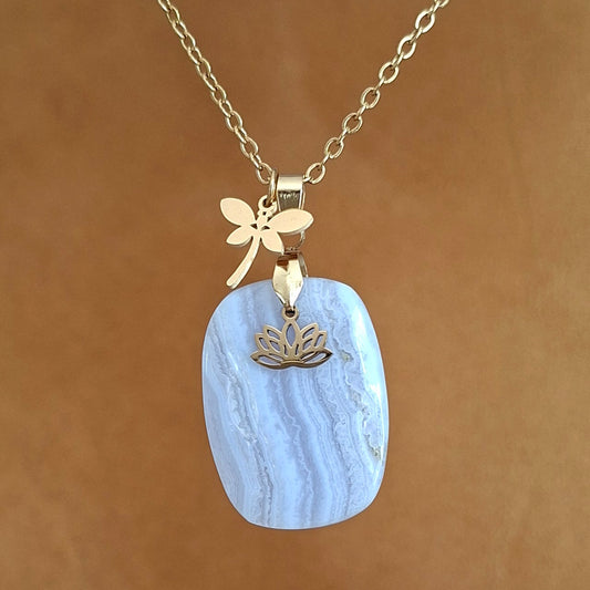 Collier acier doré en calcédoine bleue naturelle rectangulaire
