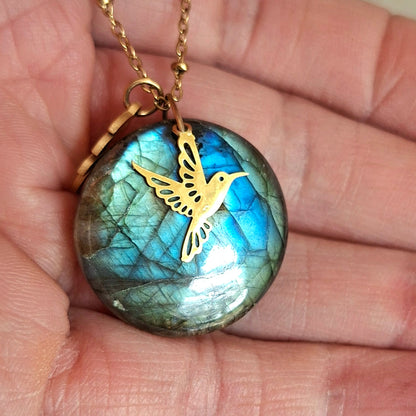 Collier labradorite ronde en acier inoxydable doré avec breloque colibri - Petite Rainette