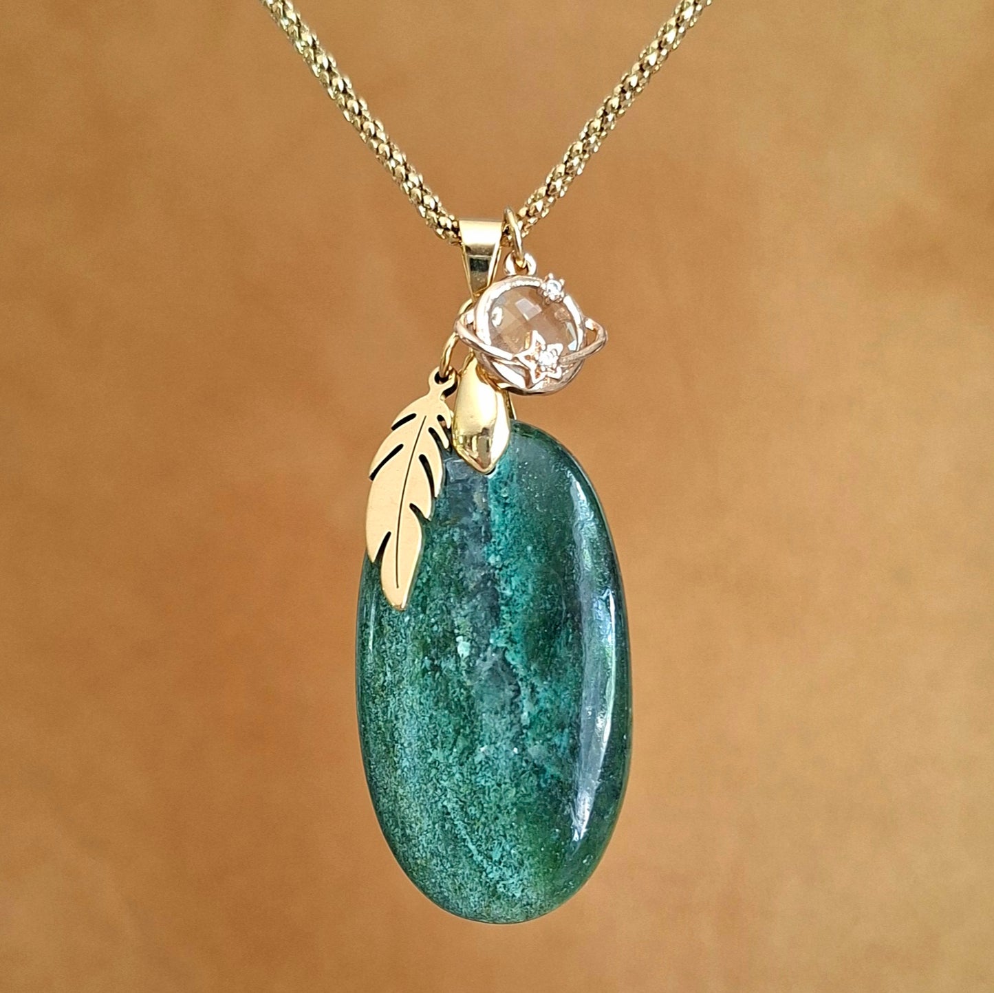 Collier aventurine ovale pierre naturelle chaîne bambou acier inoxydable doré plume planète
