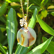 Charger l'image dans la galerie, Collier en acier et agate ronde du Montana avec breloques fleur et feuille