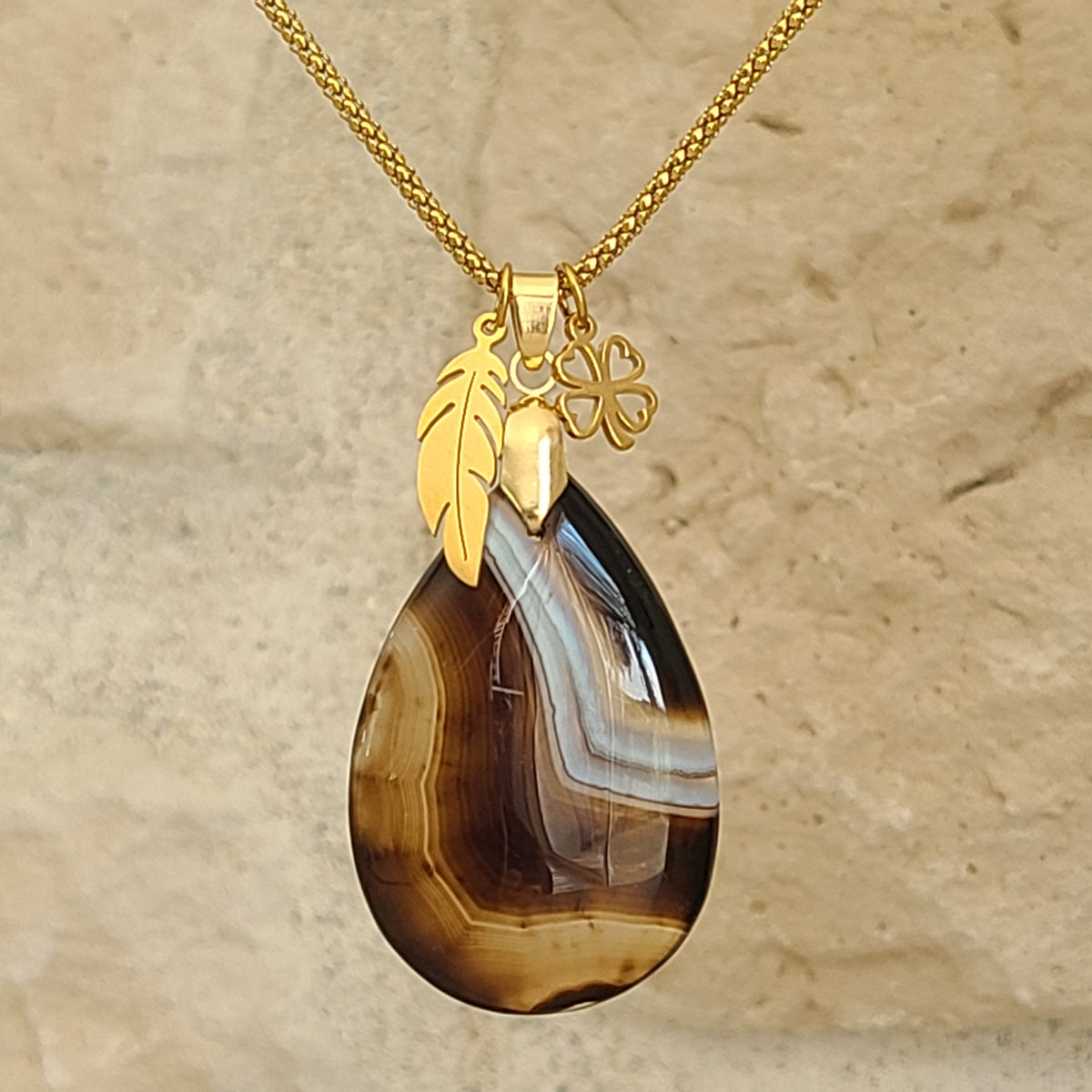 Collier en agate du Botswana en forme de poire - Pièce unique