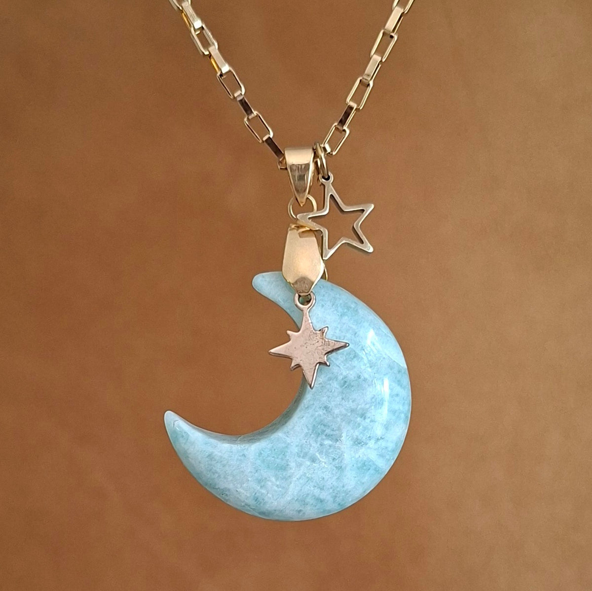 Collier lune en amazonite avec breloques étoiles