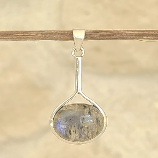 Pendentif en argent et labradorite ovale