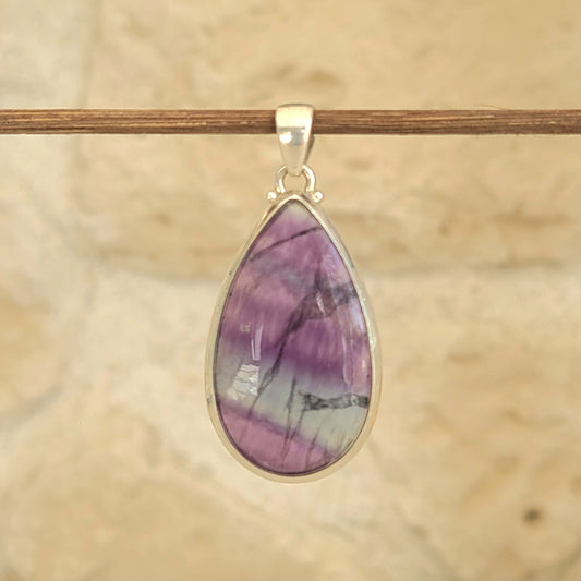 Pendentif en argent et fluorite taillée en forme de poire