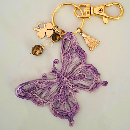Bijou de sac Papillon artisanal avec pierres naturelles et détails dorés