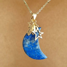 Charger l'image dans la galerie, Collier lune en lapis-lazuli avec breloques étoile et étoile filante dorées.