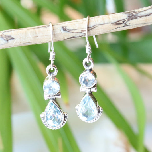 Boucles d'oreilles en argent et topaze bleue facettée - Petite Rainette
