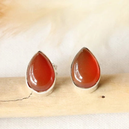 Clous d'oreilles forme poire en argent et cornaline - Petite Rainette