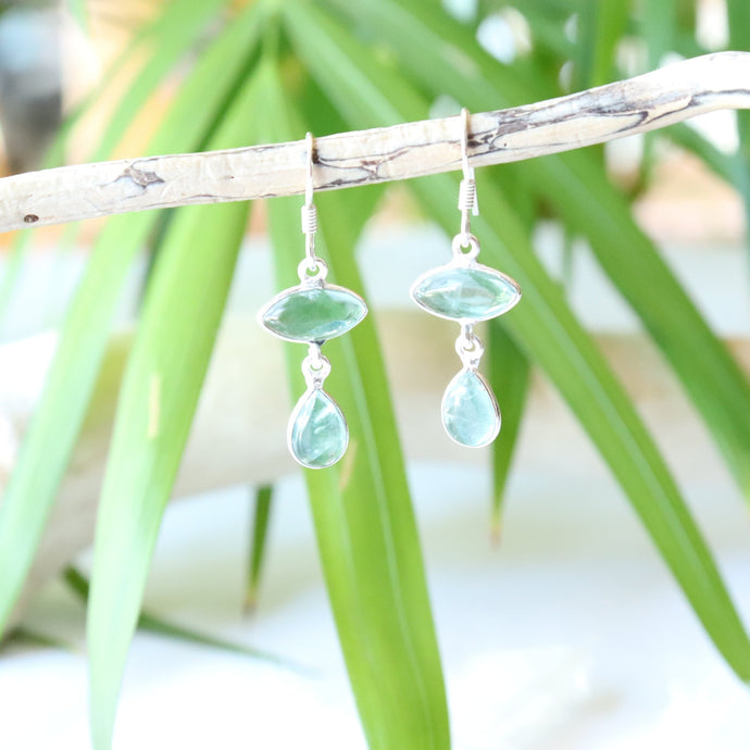 Boucles d'oreilles longues en argent et apatite - Bijoux Cailloux Bambou