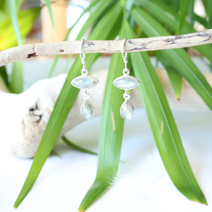 Boucles d'oreilles longues en argent et labradorite - Bijoux Cailloux Bambou