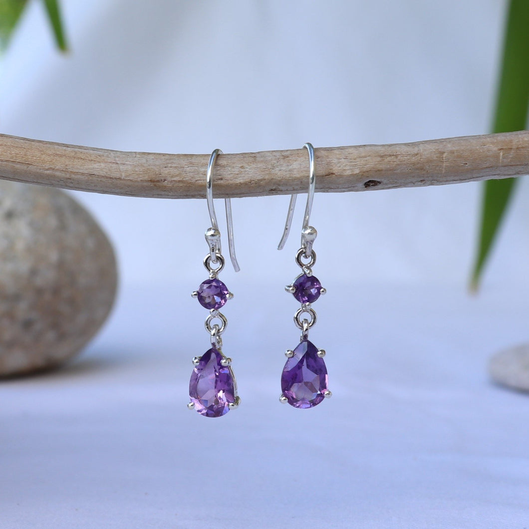 Boucles d'oreilles longues en argent et améthystes taillées - Bijoux Cailloux Bambou