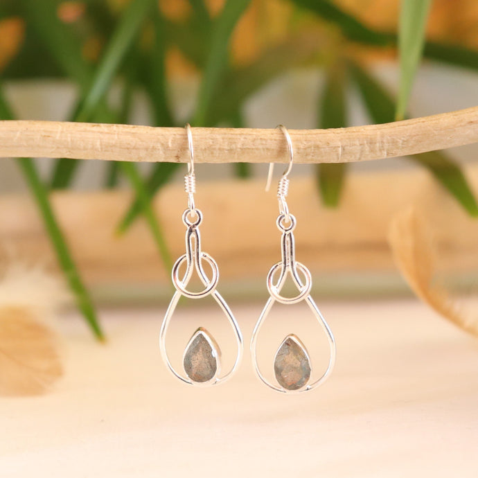 Boucles d'oreilles longues en argent et labradorite