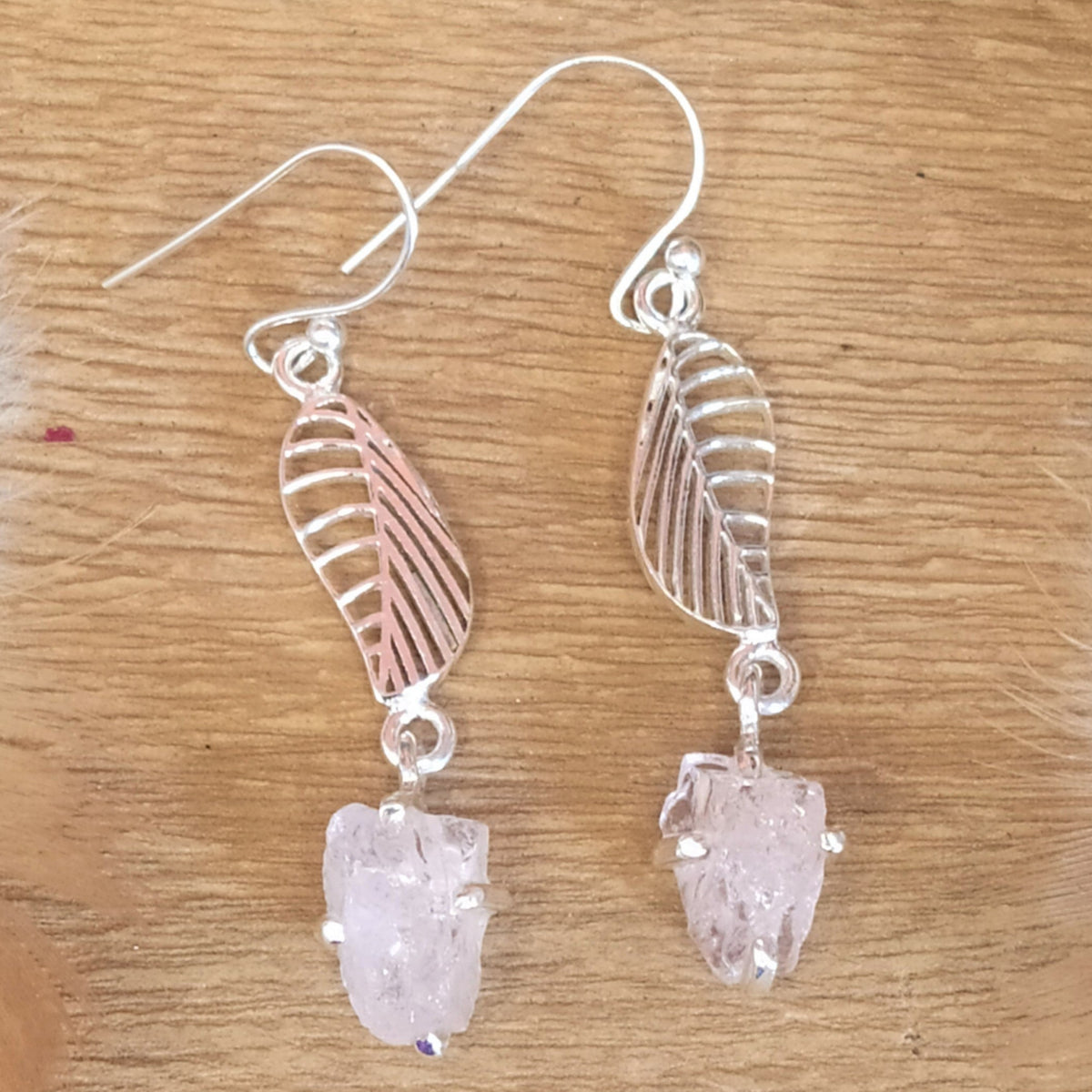 Boucles d'oreilles feuille en argent et quartz rose - Petite Rainette
