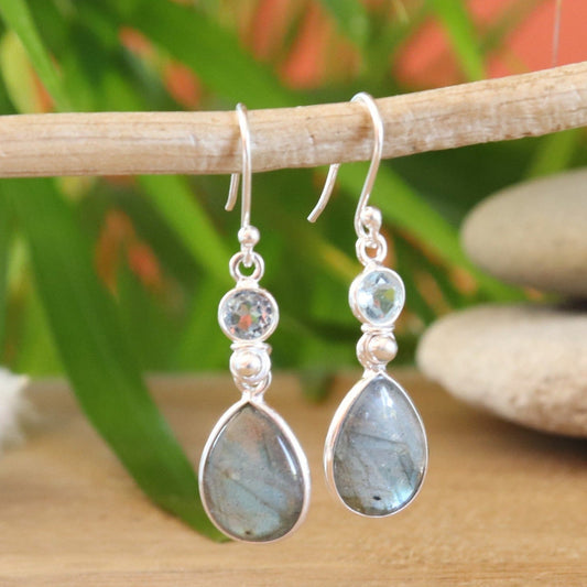 Boucles d'oreilles longues argent en labradorite et topaze bleue