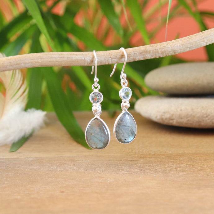 Boucles d'oreilles en labradorite et topaze bleue