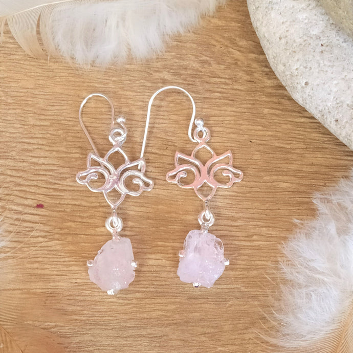 Boucles d'oreilles longues en argent et quartz rose - Bijoux Cailloux Bambou