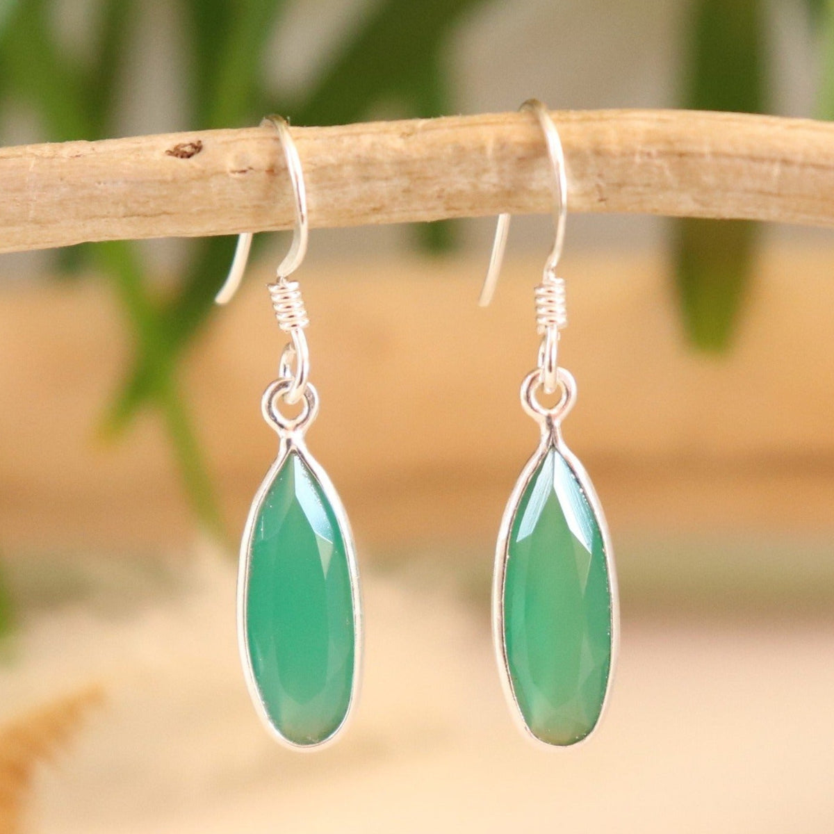 Boucles d'oreilles longues en argent et onyx vert  Petite Rainette