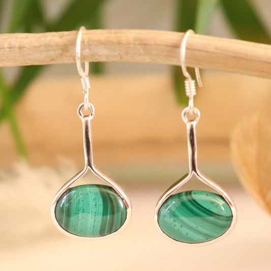 Boucles d'oreilles longues en argent et malachite de forme ovale - Petite Rainette