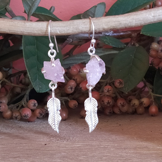 Boucles d'oreilles plume en argent et quartz rose - Petite Rainette