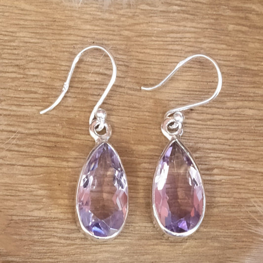 Boucles d'oreilles forme goutte en argent et améthyste
