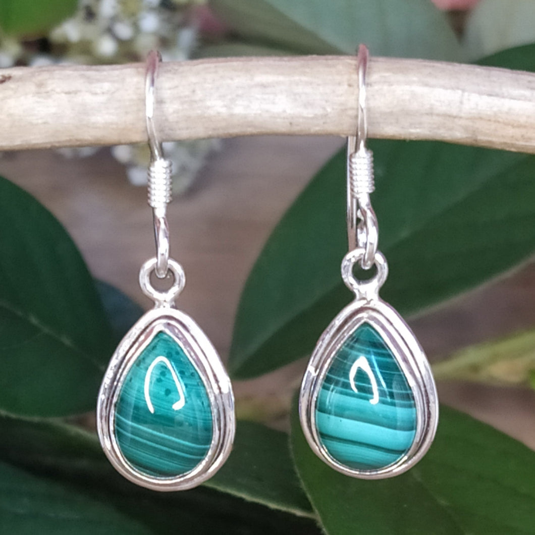 Boucles d'oreilles longues en argent et malachite - Petite Rainette