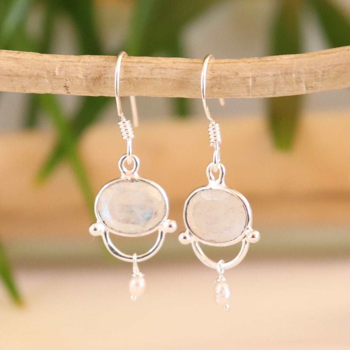 Boucles d'oreilles en argent pierre de lune et perle d'eau douce