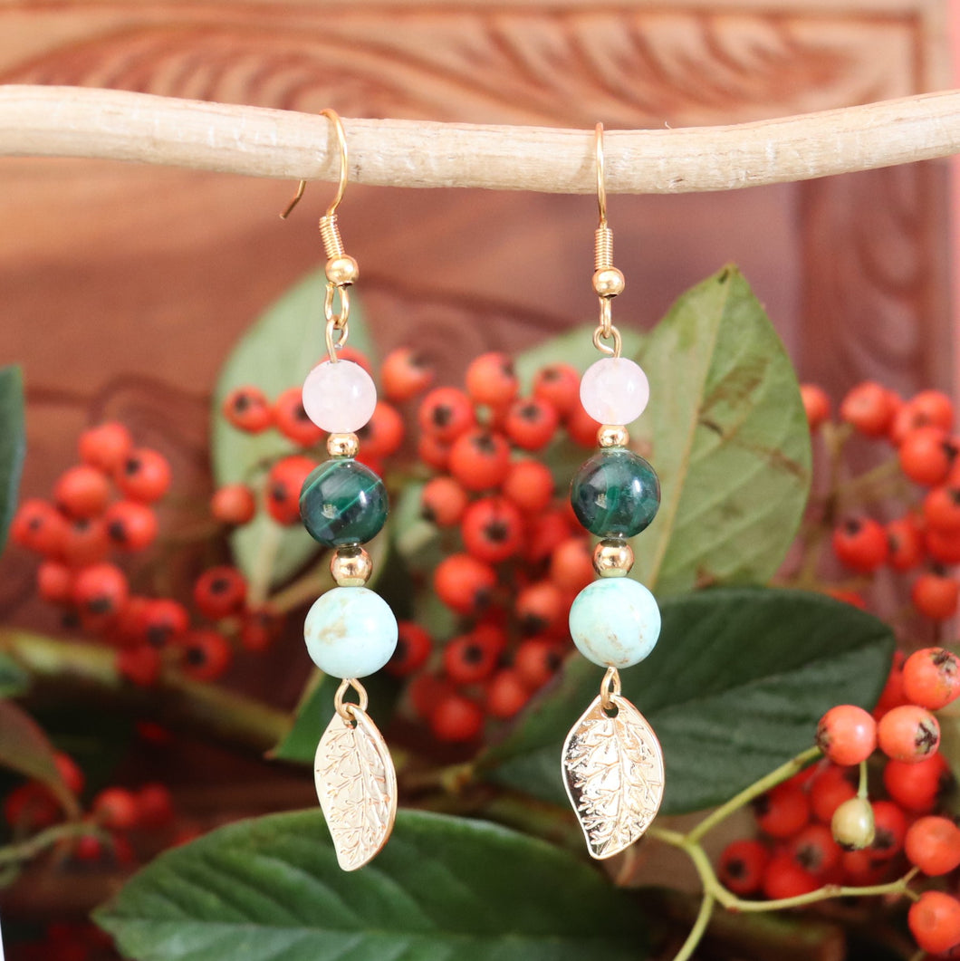 Boucles longues en acier turquoise malachite et jade blanc - Petite Rainette