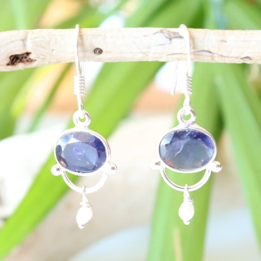 Boucles d'oreilles longues en argent iolite à facettes et perle d'eau douce