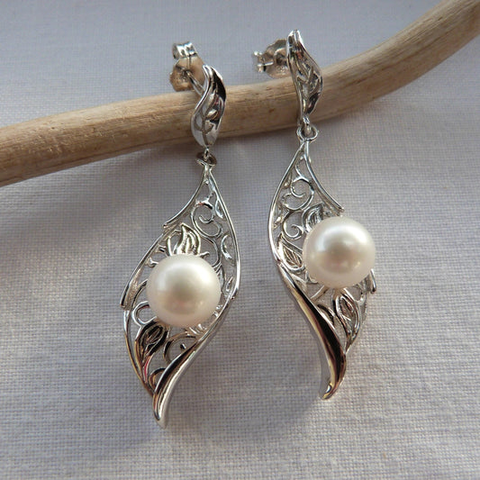 Boucles d'oreilles longues en argent  rhodié et perle d'eau douce - 