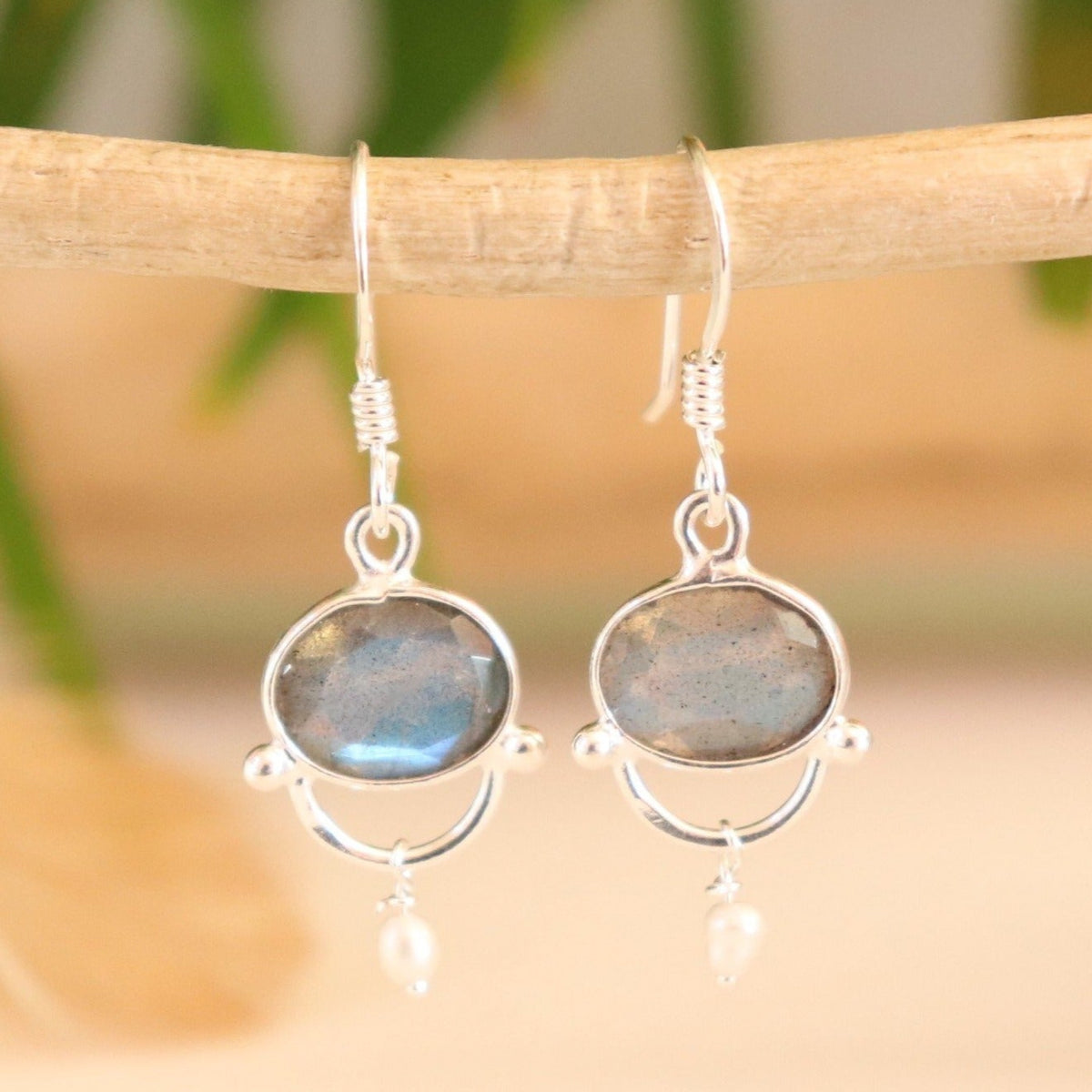 Boucles d'oreilles argent en labradorite et perle d'eau douce