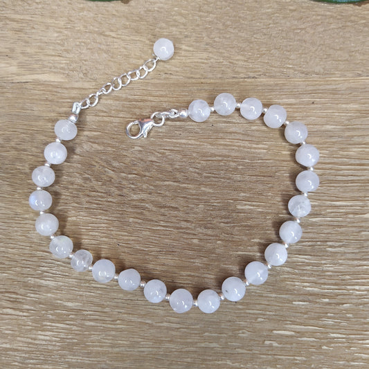 Bracelet en argent et perles de pierre de lune 
