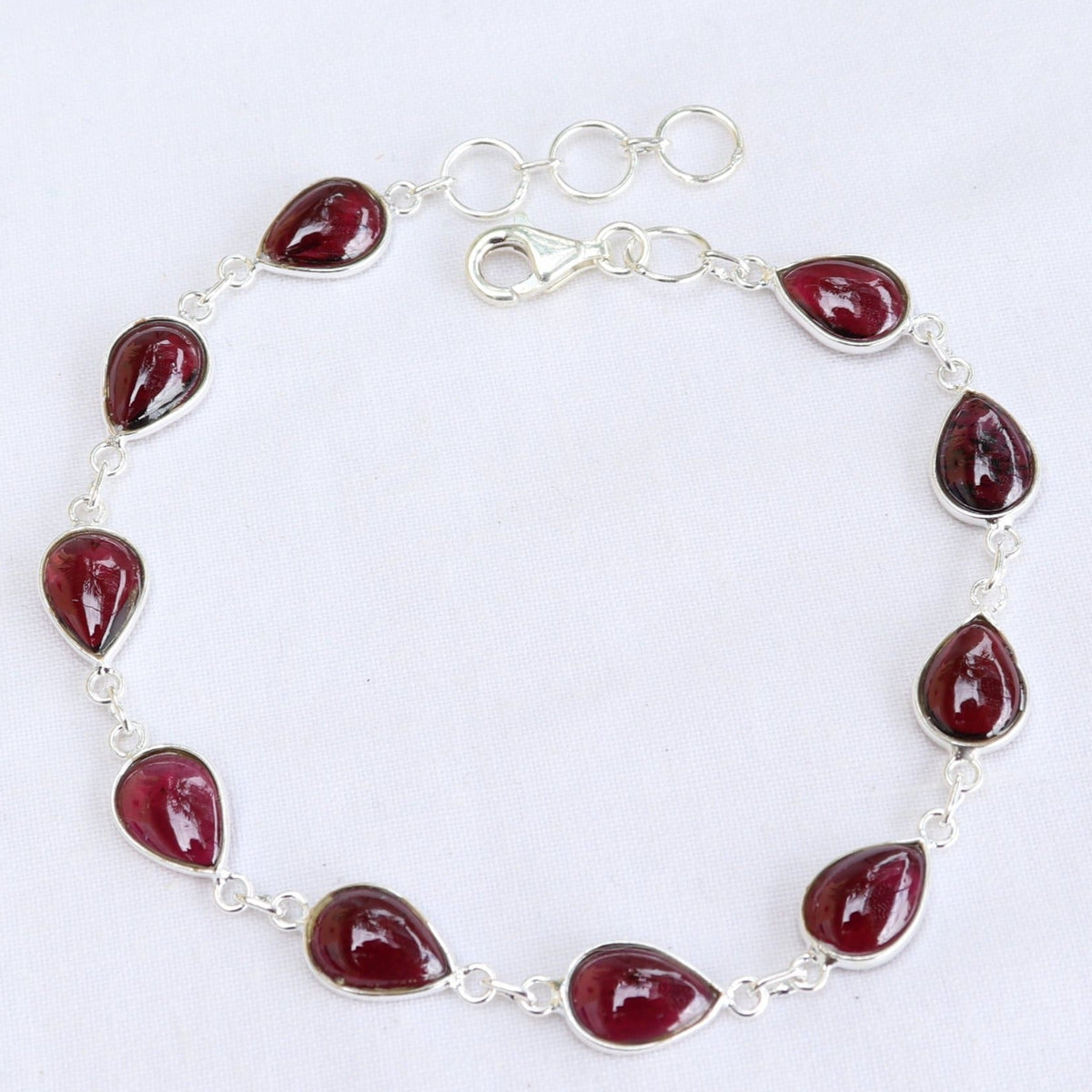 Bracelet en argent et grenat taillé en forme de poire - Petite Rainette
