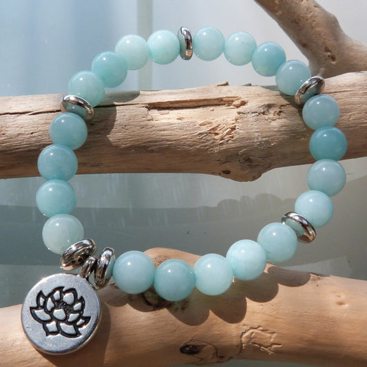 Bracelet en perles d'amazonite et breloque fleur de lotuset