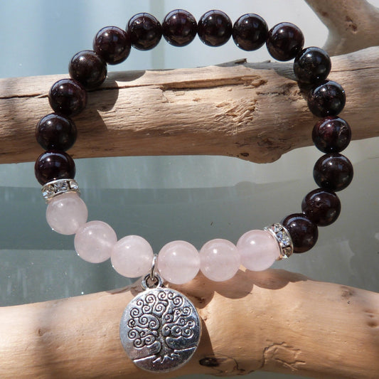 Bracelet en perles rondes de grenat et quartz rose avec breloque arbre de vie