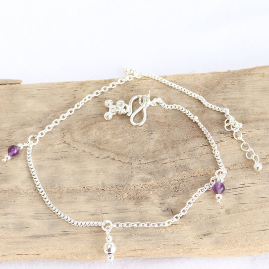 Chaîne de cheville en argent et améthyste - petite Rainette
