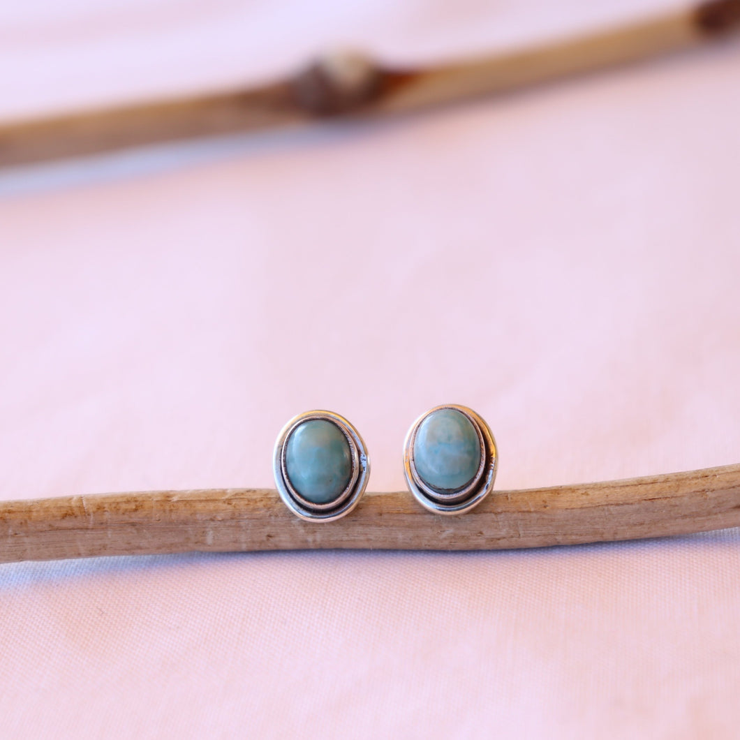 Clous d'oreilles en argent et larimar