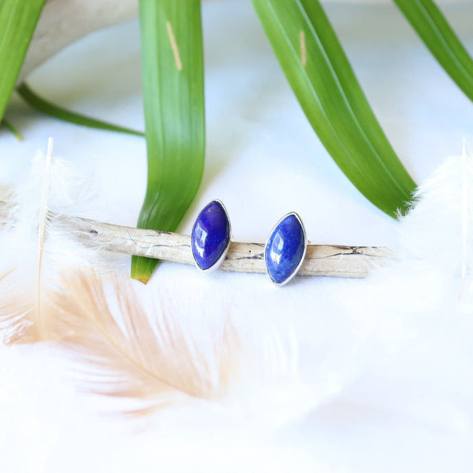 Clous d'oreilles forme navette en argent et lapis-lazuli - Bijoux Cailloux Bambou